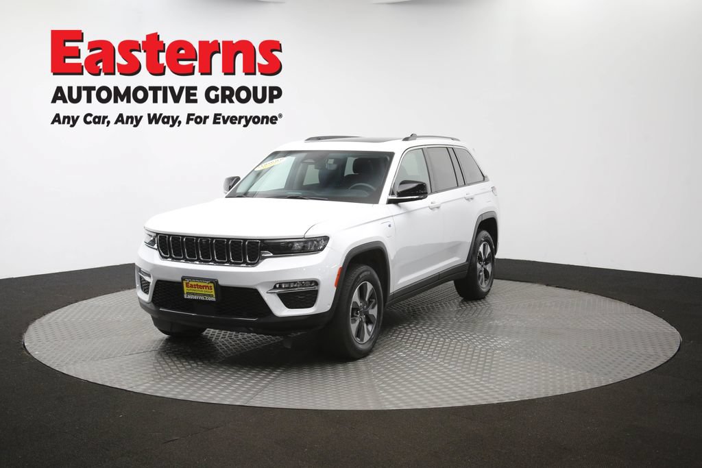 Used 2022 Jeep Grand Cherokee Limited 4xe w/ Luxury Tech Group II AWD/4WD image 60