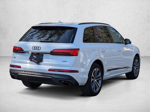 Used 2025 Audi Q7 2.0T Premium w/ Convenience Plus Package image 2
