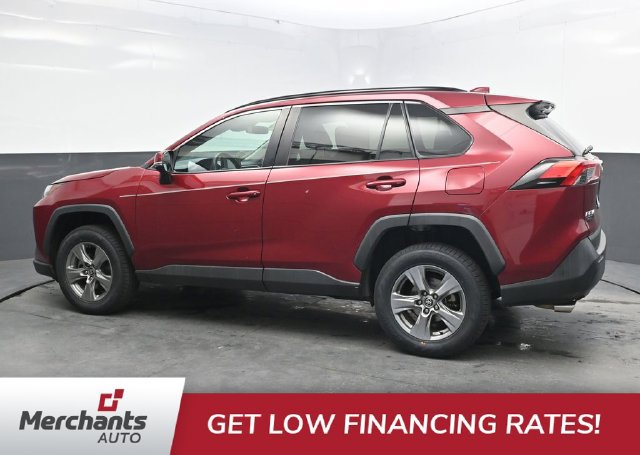 Used 2022 Toyota RAV4 XLE FWD image 4