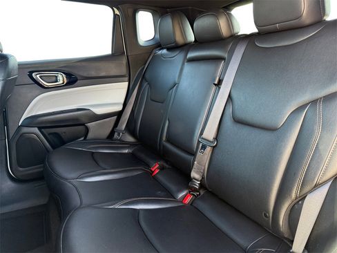 Certified 2024 Jeep Compass Limited image 14