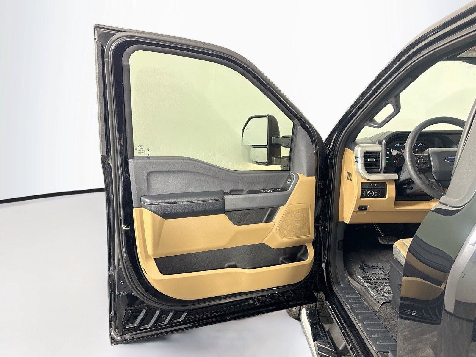 Used 2023 Ford F350 XLT w/ 360-Degree Camera Package AWD/4WD image 33