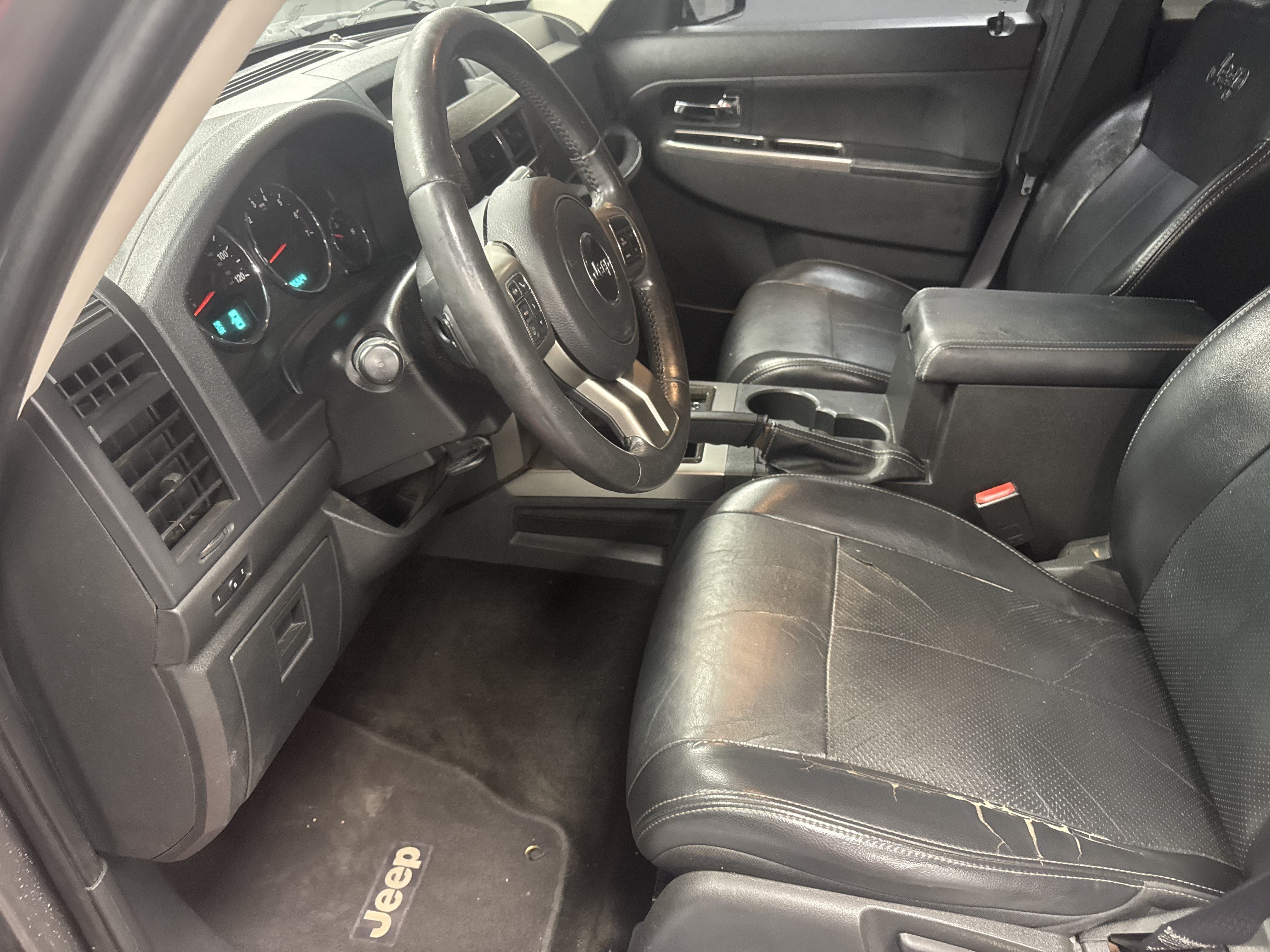 Used 2012 Jeep Liberty Limited Jet w/ Comfort/Convenience Group RWD image 9