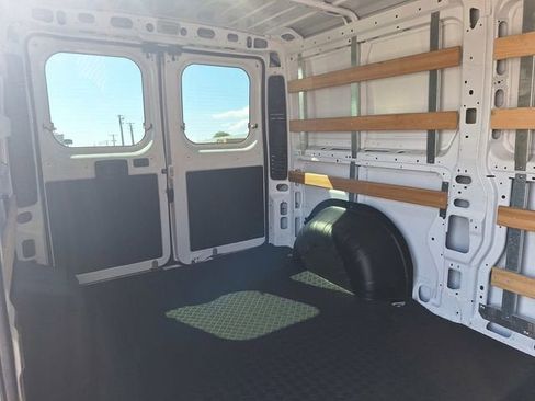 Used 2025 RAM ProMaster 2500 w/ U-Haul Equipment Group FWD image 13