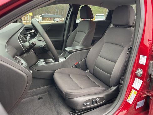 Used 2024 Chevrolet Malibu LT image 19