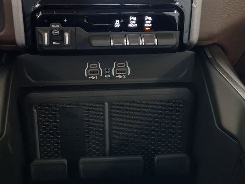 New 2026 RAM 1500 Laramie w/ Laramie Southwest Edition AWD/4WD image 10