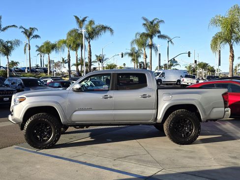 Used 2019 Toyota Tacoma SR5 image 2