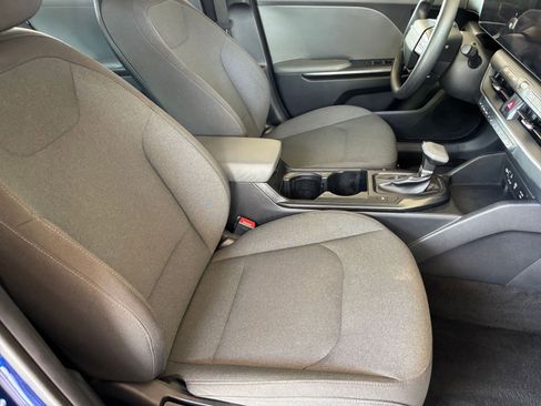 Used 2025 Kia K4 FWD image 35