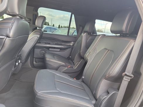 Used 2023 Ford Expedition Platinum image 12