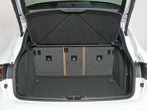 New 2026 Porsche Macan image 13