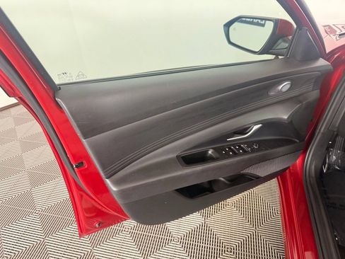 Used 2025 Hyundai Elantra SEL FWD image 17