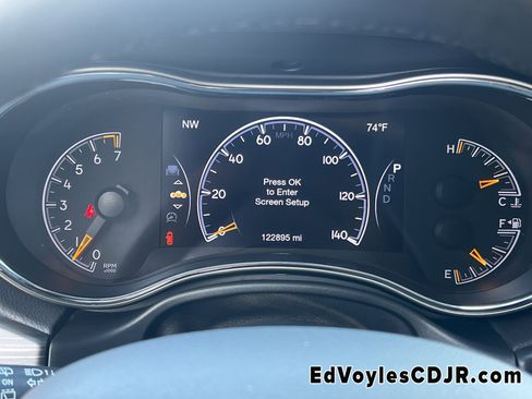 Used 2021 Jeep Grand Cherokee Laredo X image 34