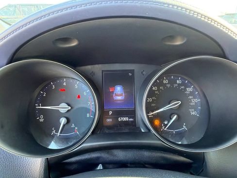 Used 2021 Toyota C-HR XLE FWD image 21