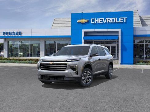 New 2027 Chevrolet Traverse LT w/ LPO, Floor Liner Package FWD image 8