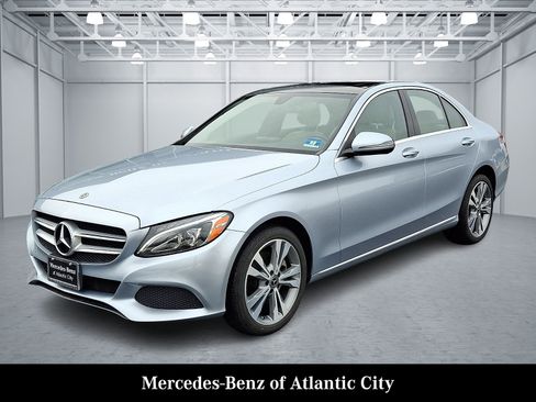 Certified 2018 Mercedes-Benz C 300 4MATIC Sedan image 3