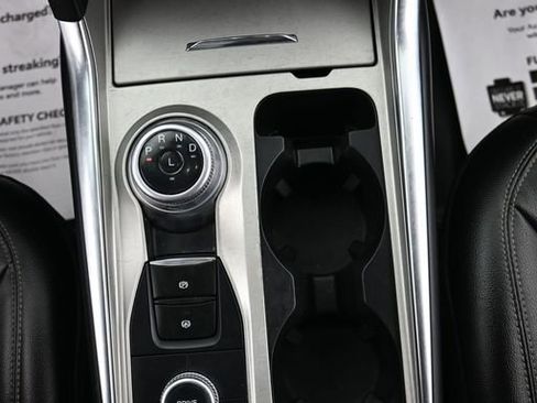Used 2023 Ford Explorer Limited image 23