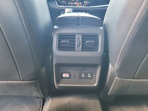 Certified 2025 Nissan Rogue SL w/ Tech Package image 17