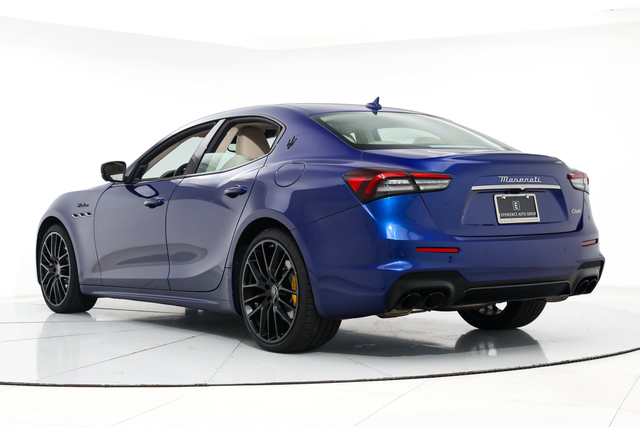 Certified 2023 Maserati Ghibli Modena RWD image 3