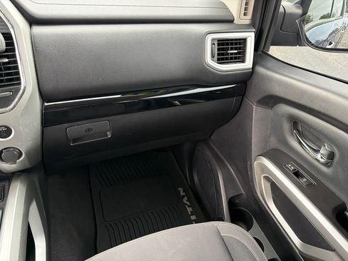 Used 2021 Nissan Titan SV w/ SV Convenience Package AWD/4WD image 32