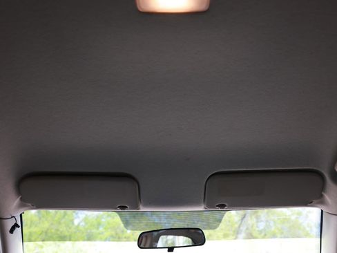 Used 2005 Toyota Corolla S image 23