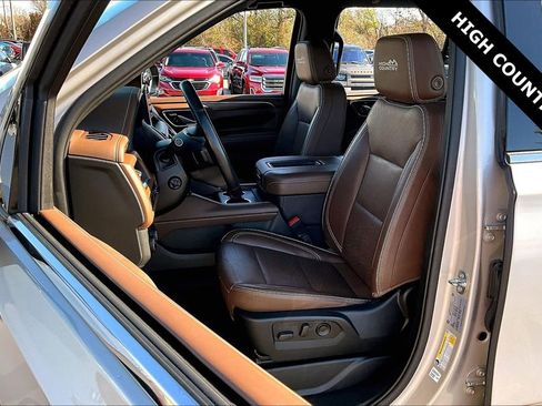 Used 2022 Chevrolet Suburban High Country image 20