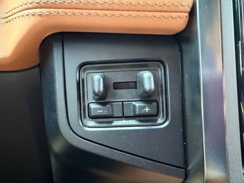 Used 2024 Ford Expedition Platinum AWD/4WD image 30
