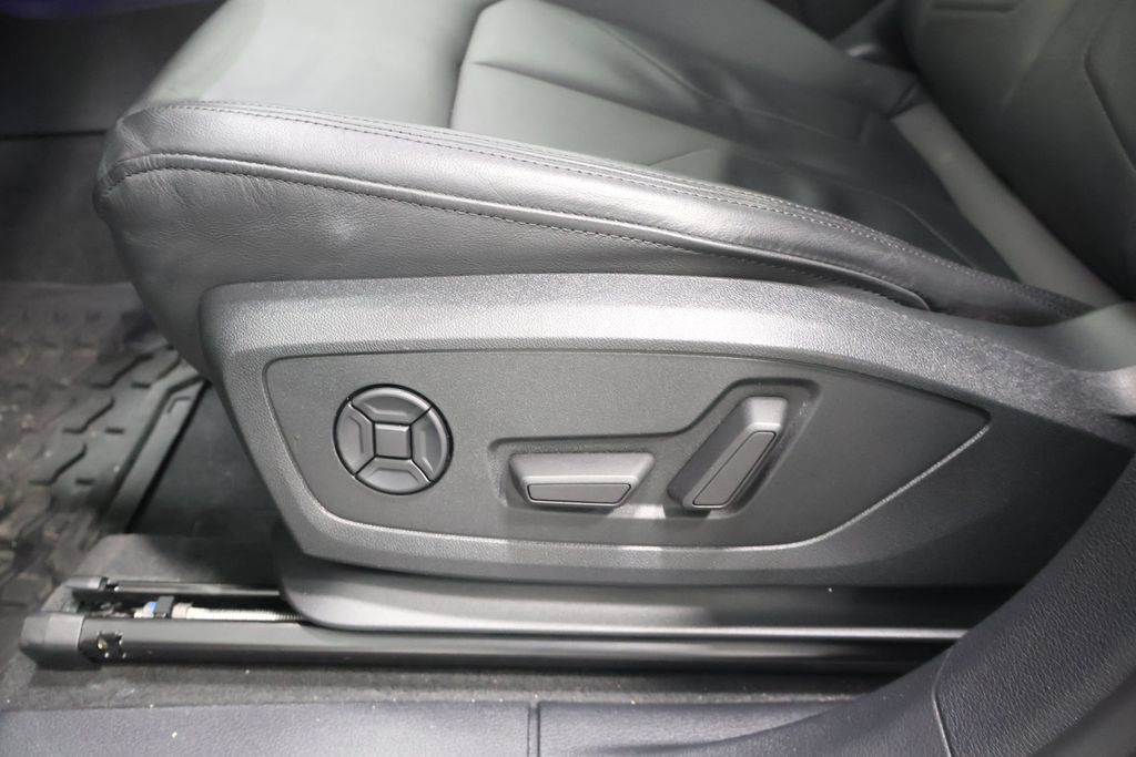 Certified 2023 Audi Q3 2.0T Premium Plus w/ Premium Plus Package AWD/4WD image 14