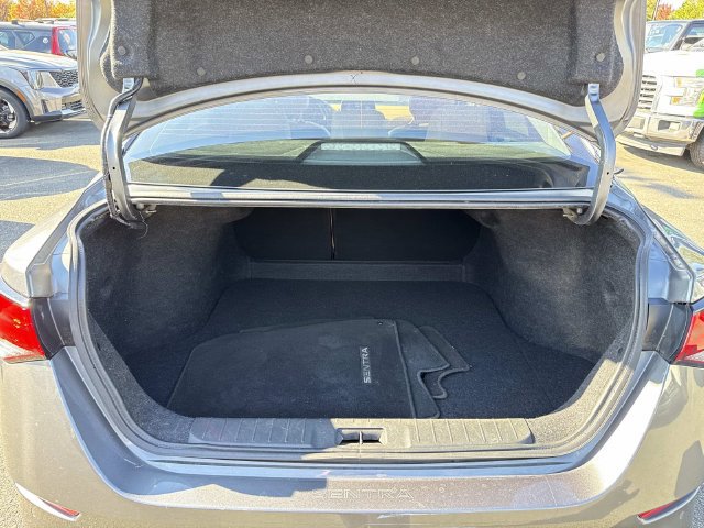 Used 2022 Nissan Sentra SV w/ SV Premium Package FWD image 12