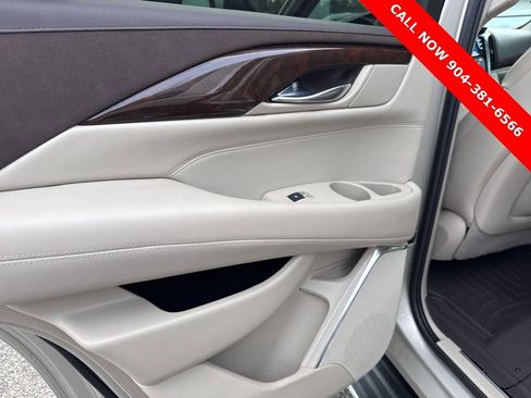 Used 2017 Cadillac Escalade Luxury image 17