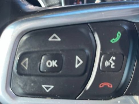 Used 2020 Jeep Gladiator Overland AWD/4WD image 18