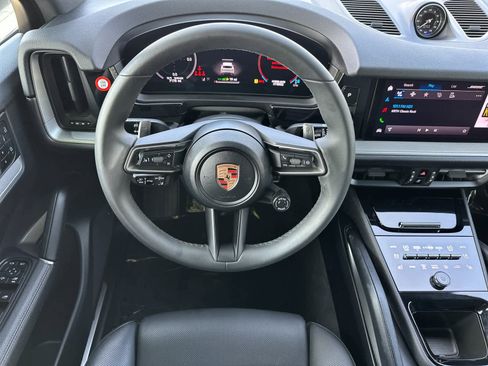 New 2025 Porsche Cayenne S AWD/4WD image 15
