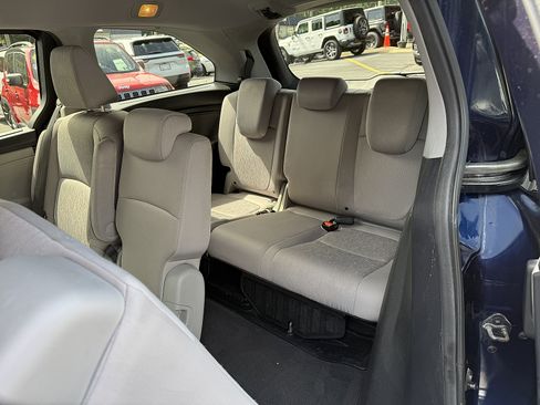 Used 2019 Honda Odyssey EX image 11