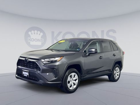 Used 2025 Toyota RAV4 LE AWD/4WD image 5