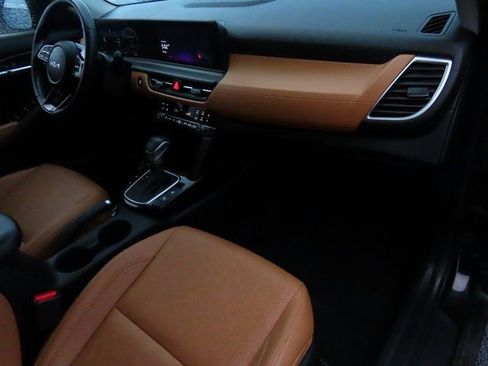 Used 2024 Kia Seltos EX image 10