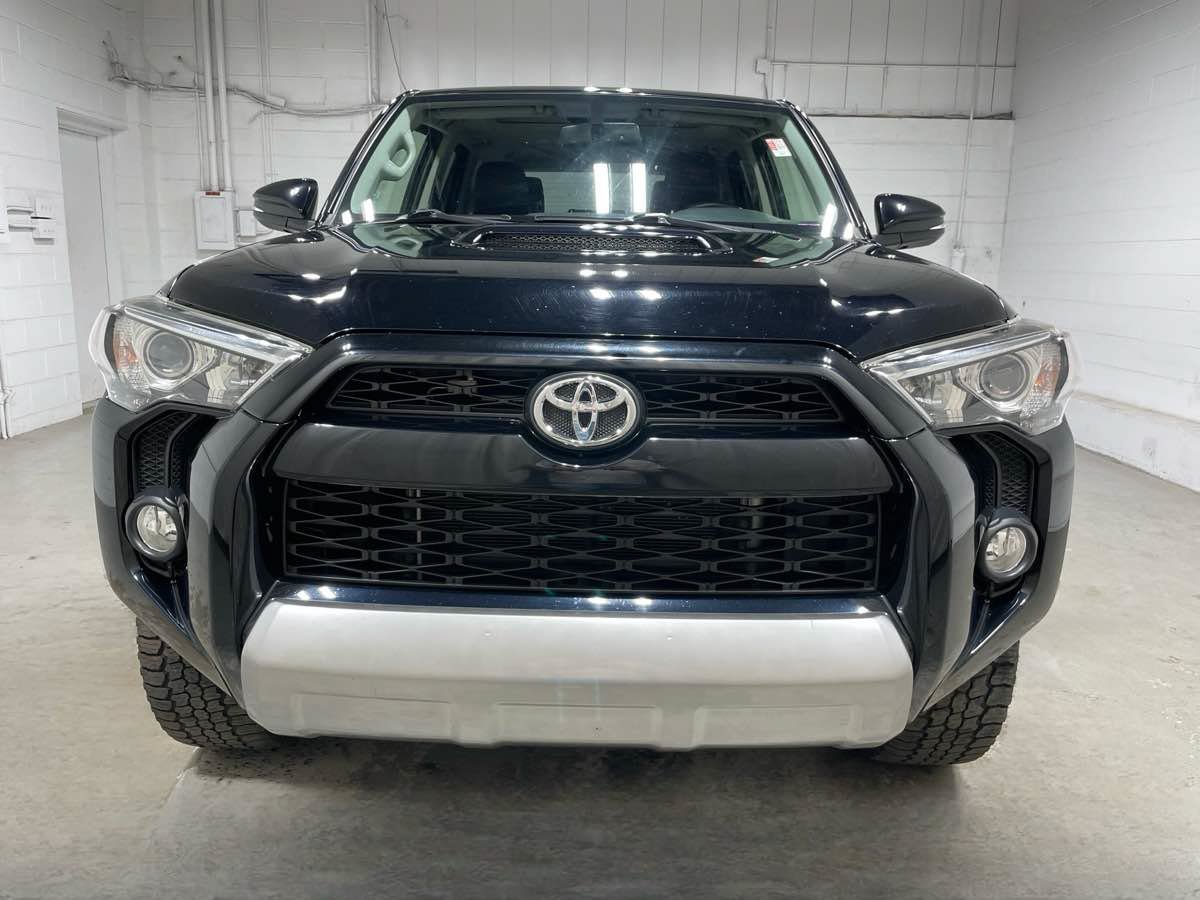 Used 2019 Toyota 4Runner TRD Off-Road Premium AWD/4WD image 2