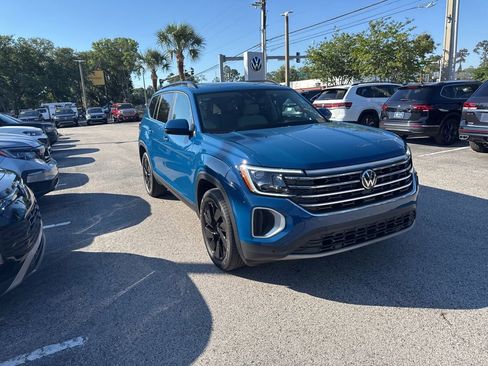 Certified 2026 Volkswagen Atlas SE w/ Panoramic Sunroof Package FWD image 9
