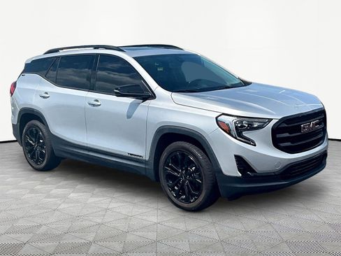 Used 2021 GMC Terrain SLT w/ Infotainment Package II AWD/4WD image 3