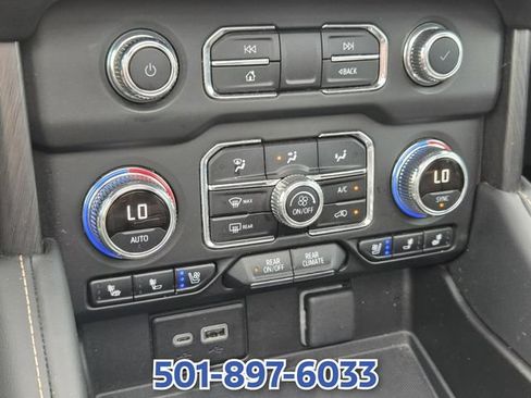 Used 2024 GMC Yukon AT4 AWD/4WD image 23