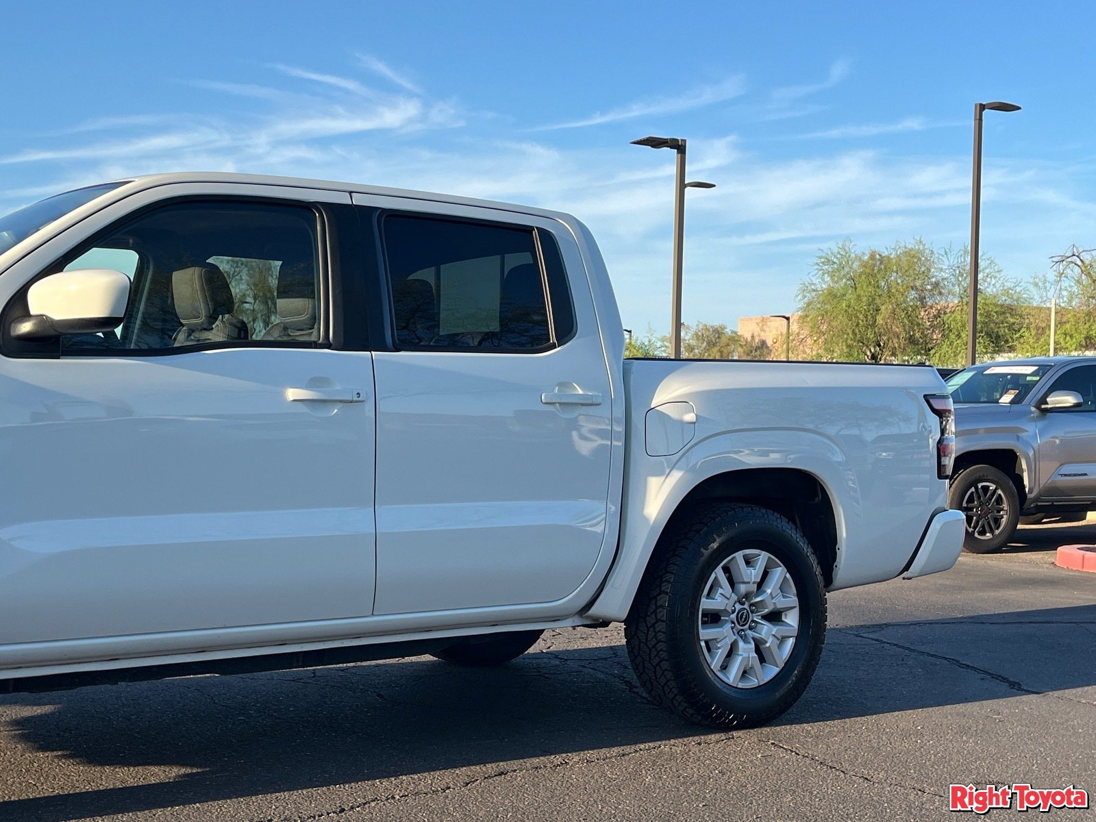 Used 2022 Nissan Frontier SV RWD image 9
