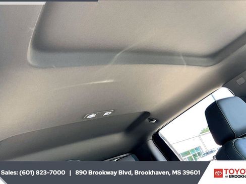 Used 2020 GMC Sierra 1500 SLT RWD image 16