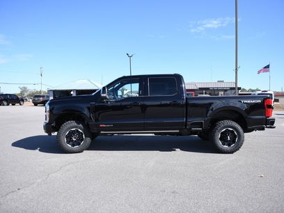 New 2026 Ford F250 Platinum w/ Tremor Off-Road Package