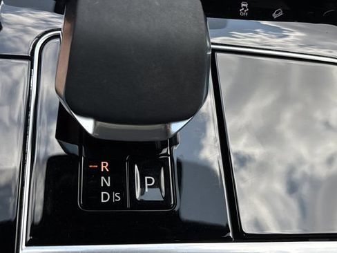 Used 2023 Land Rover Range Rover Velar R-Dynamic S AWD/4WD image 38