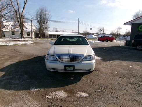 Used 2007 Lincoln Town Car Signature Limited image 5