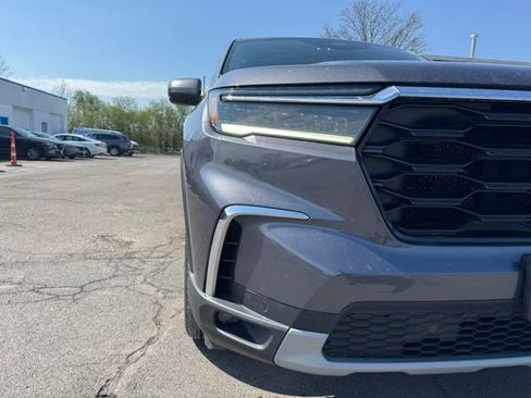 Used 2023 Honda Pilot Touring image 11