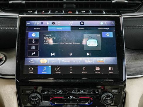 Used 2023 Jeep Grand Cherokee L Limited w/ Luxury Tech Group II AWD/4WD image 14