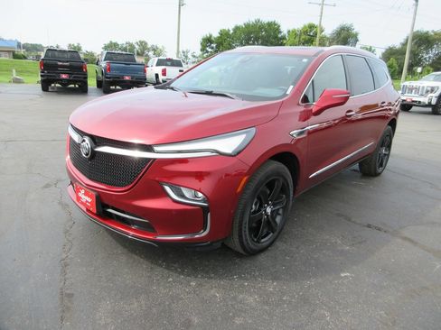 Used 2023 Buick Enclave Essence w/ Experience Buick Package AWD/4WD image 11