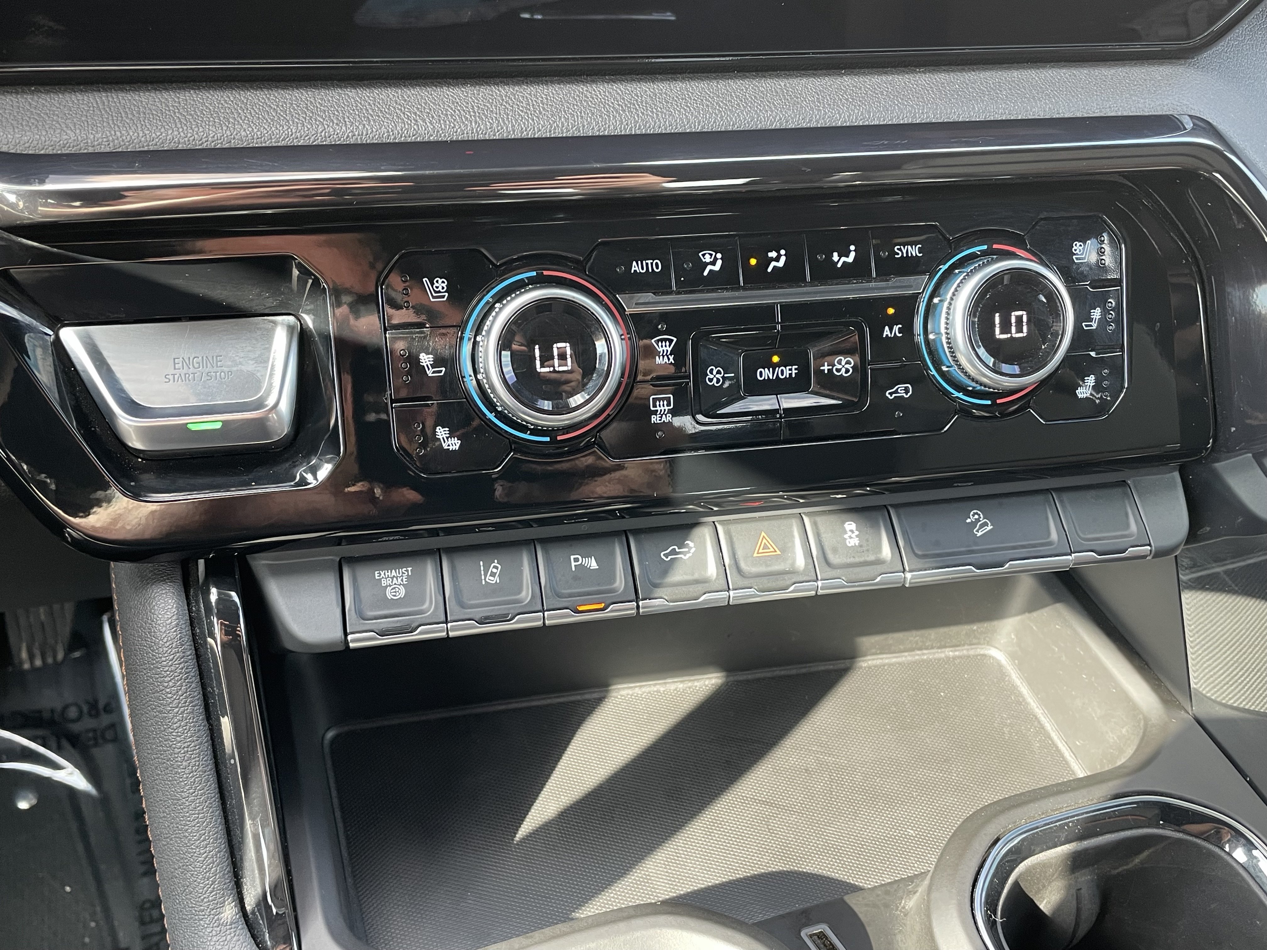 Certified 2024 GMC Sierra 3500 AT4 w/ AT4 Premium Plus Package AWD/4WD image 40