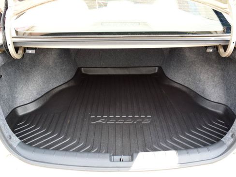 Used 2017 Honda Accord EX-L image 38