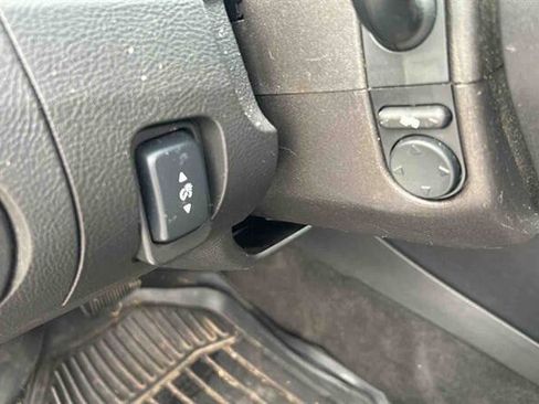 Used 2018 Ford Taurus Limited FWD image 15