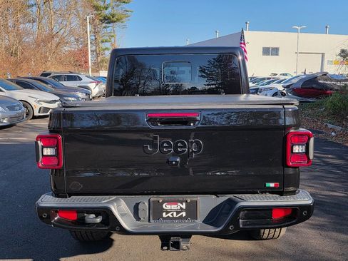 Used 2021 Jeep Gladiator Overland image 6