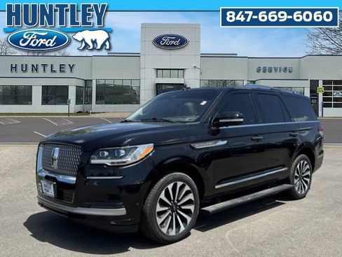 Used 2022 Lincoln Navigator Reserve image 1